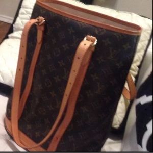 Vintage LV Bucket GM in perfect condition. Used maybe 4 to 5 times total